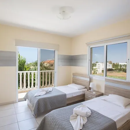 Hara Nissi Villas * Ayia Napa