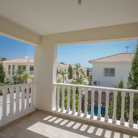Hara Nissi Villas *