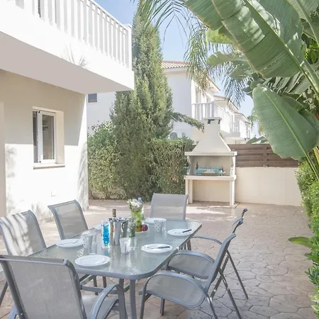 Hara Nissi Villas